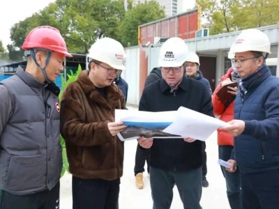 南湖區(qū)委書記邵潘鋒蒞臨嘉興富民路寶彥大廈EPC項目現(xiàn)場指導(dǎo)工作