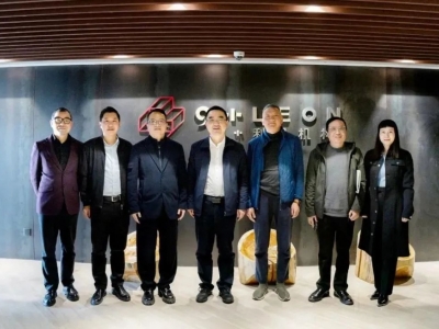 南湖區(qū)委常委、區(qū)政府黨組副書記錢霄棟一行蒞臨利恩設(shè)計調(diào)研指導(dǎo)